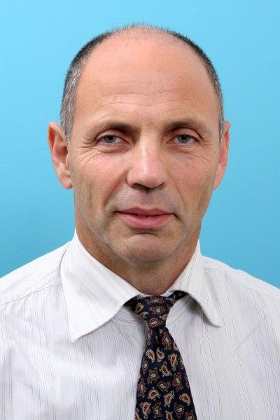 Portrait of Dr. Shachar Eduardo.